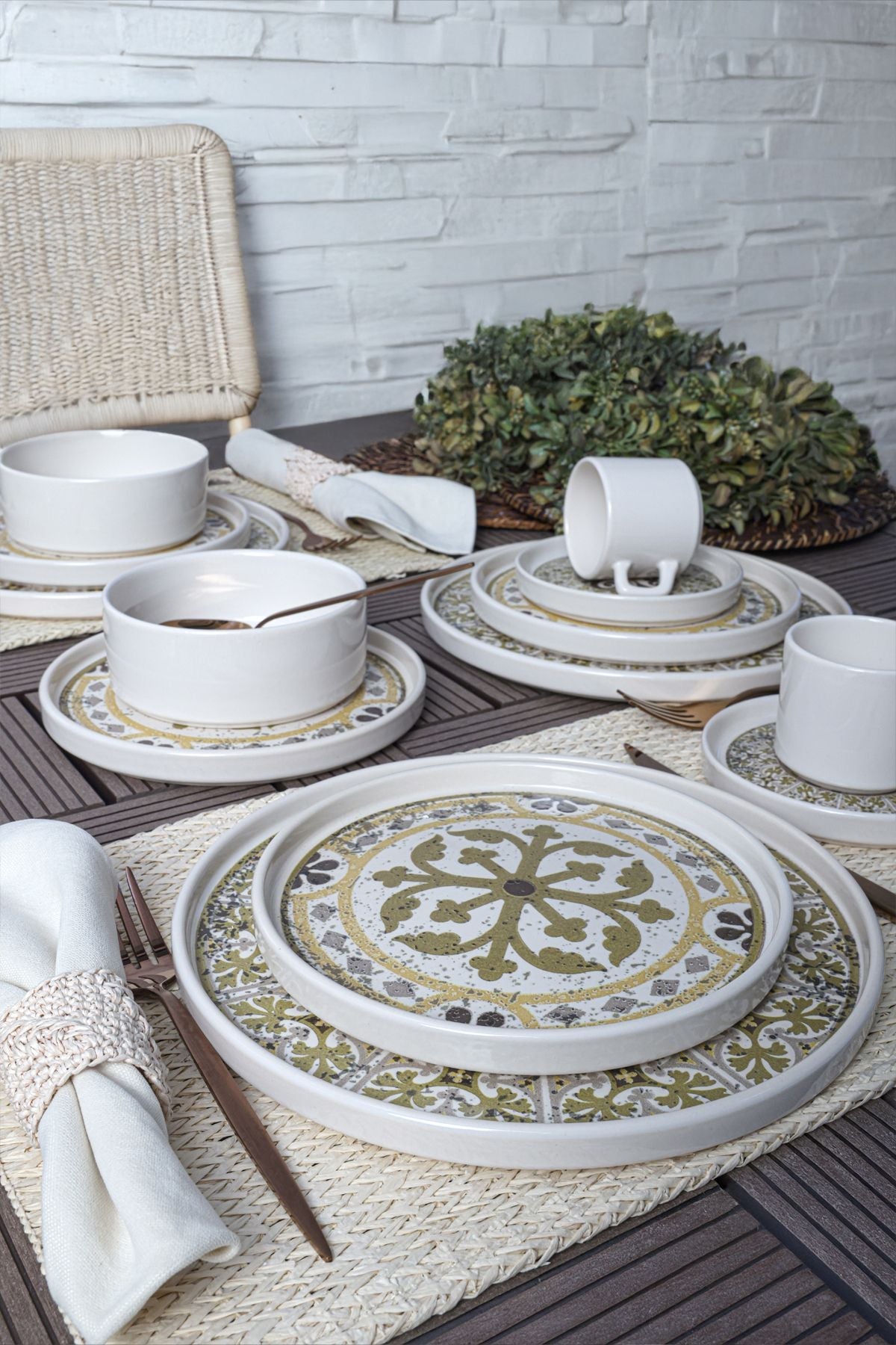 Keramika Timeless Brown Stackable 20-Piece Stoneware Set – Chaplin Home